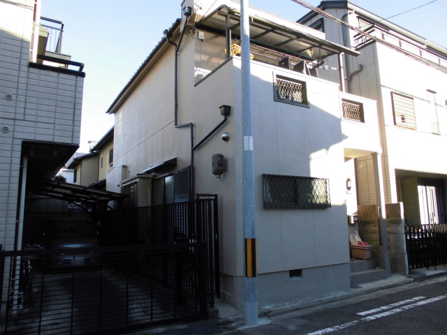 堺市にて築30年以上のお住まいの外壁塗装と屋根漆喰工事
