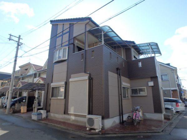 堺市中区で外壁塗装と屋根塗装で新築のように生まれ変わったとのお声