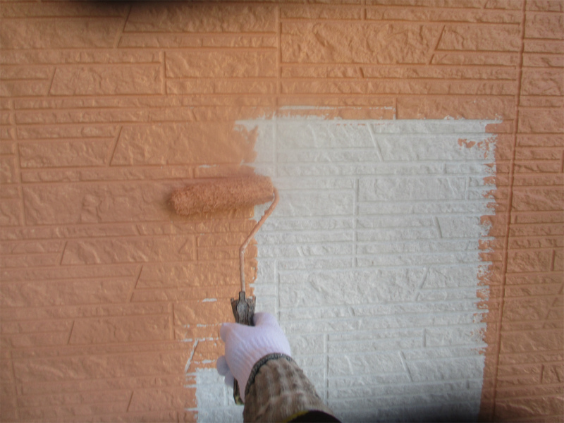 カラーバリエーションと外壁塗装の色替えについてご紹介します。