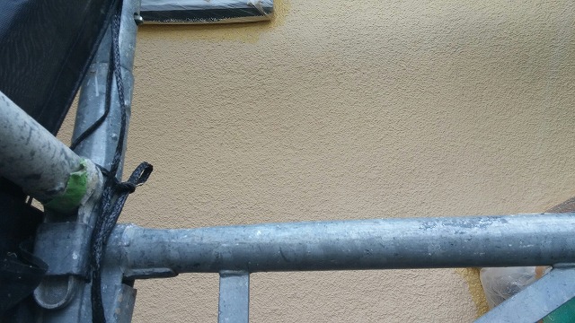 外壁塗装工事中の松原市のお客様宅に現場立ち会いに行きました。