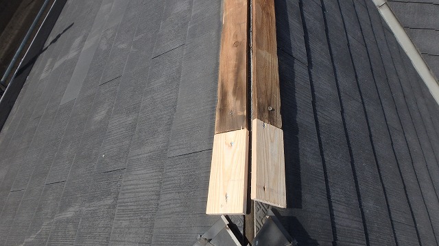 松原市のお客様宅の屋根板金補修の現場の様子をご紹介します！！