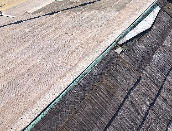 松原市にて台風の影響で屋根の棟板金が吹き飛んだお家の現場調査