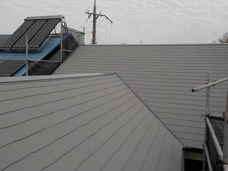 屋根ガイナ塗装完了