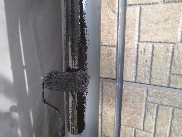 弱溶剤シリコンによる雨樋塗装