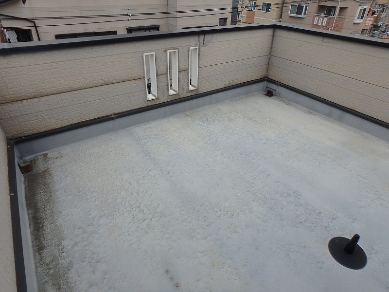 屋上の防水工事前の防水層